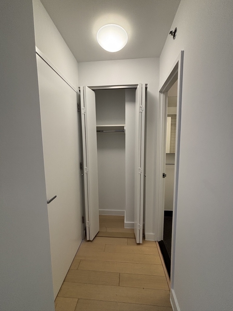East 39th Street - Photo 4
