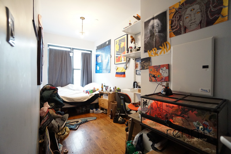 Knickerbocker Avenue - Photo 2