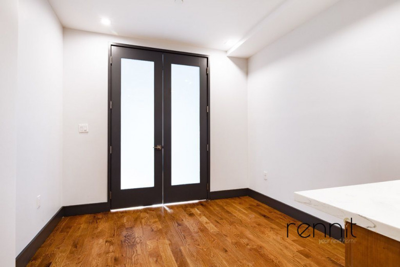 Knickerbocker Avenue - Photo 13