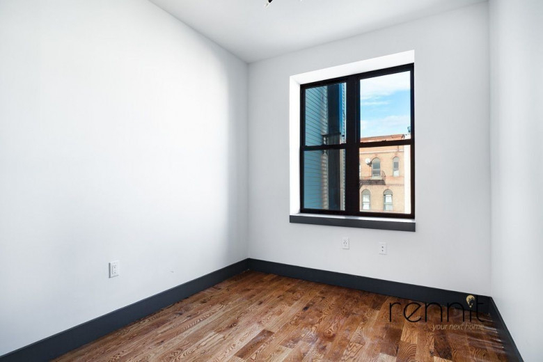 Knickerbocker Avenue - Photo 12