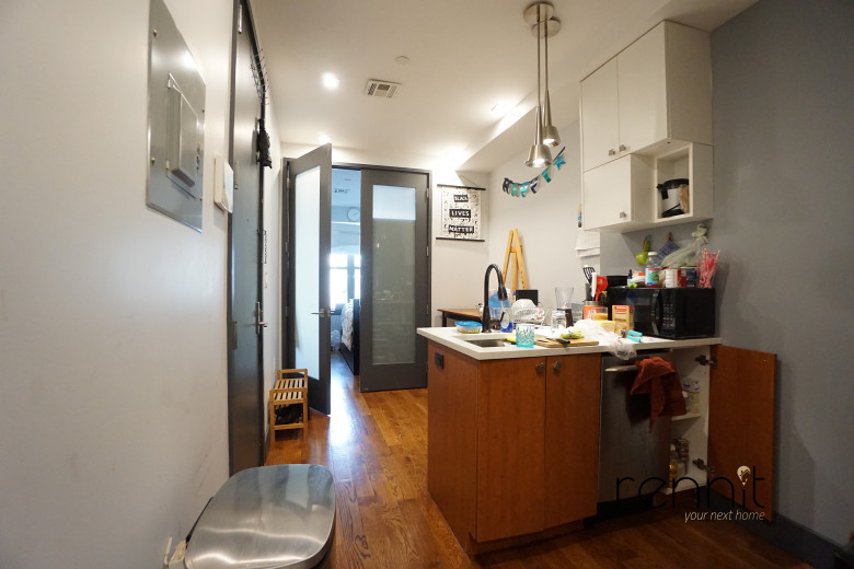 Knickerbocker Avenue - Photo 3