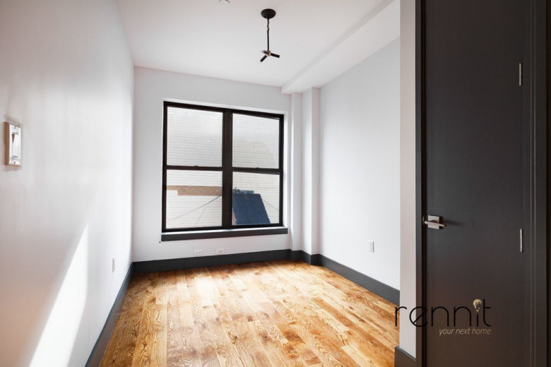 Knickerbocker Avenue - Photo 8