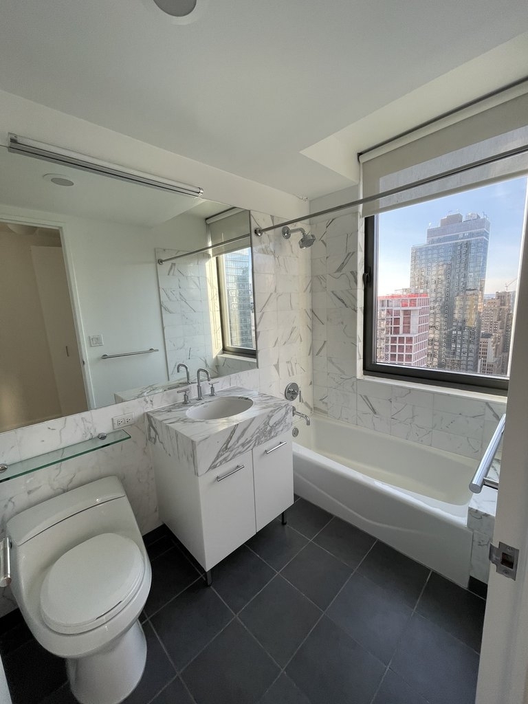 West 31st Street - Photo 2