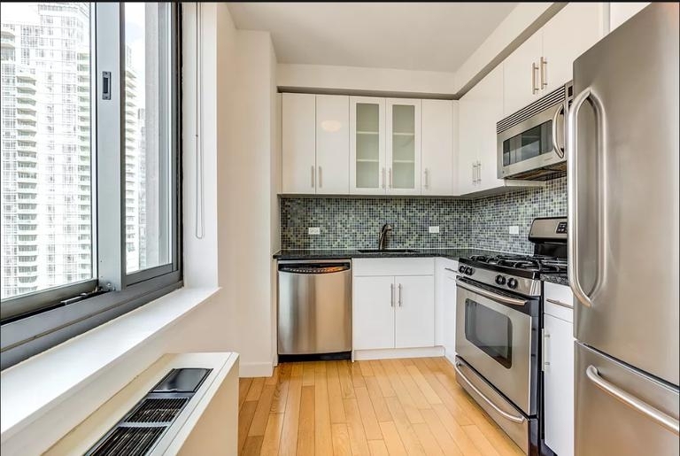 West 31st Street - Photo 1