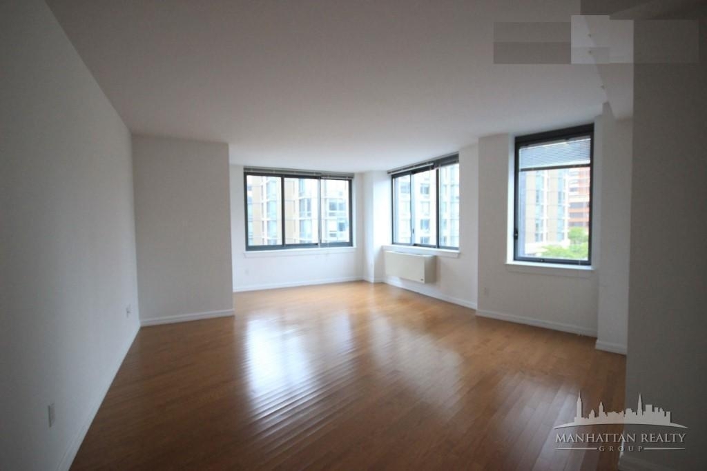 Center Boulevard - Photo 5