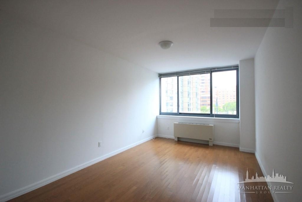Center Boulevard - Photo 4