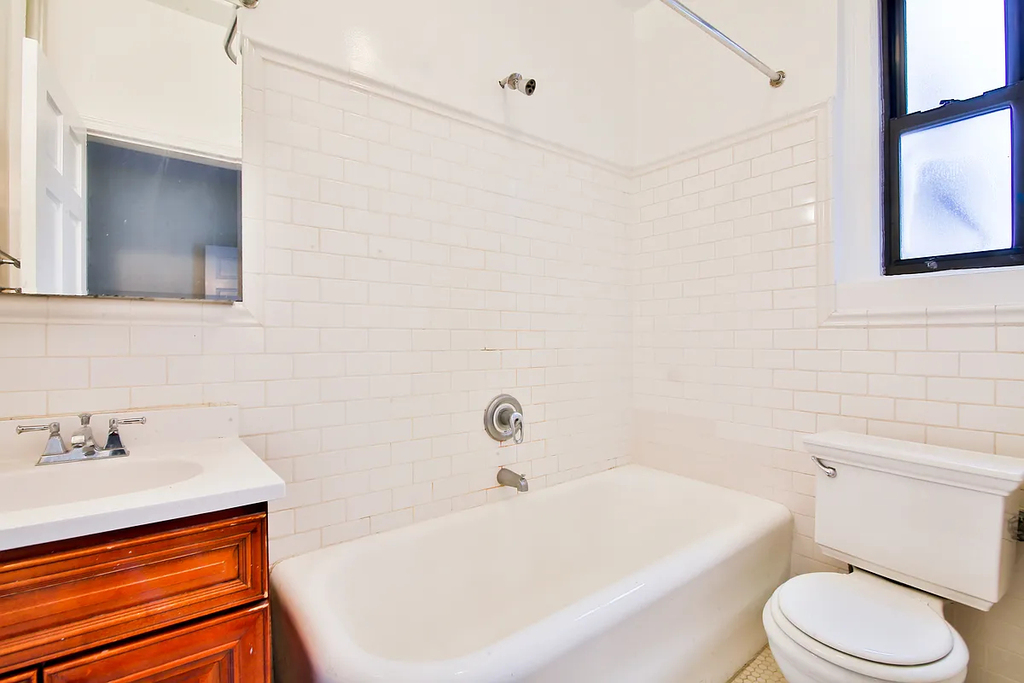 West 11th Street - Photo 3