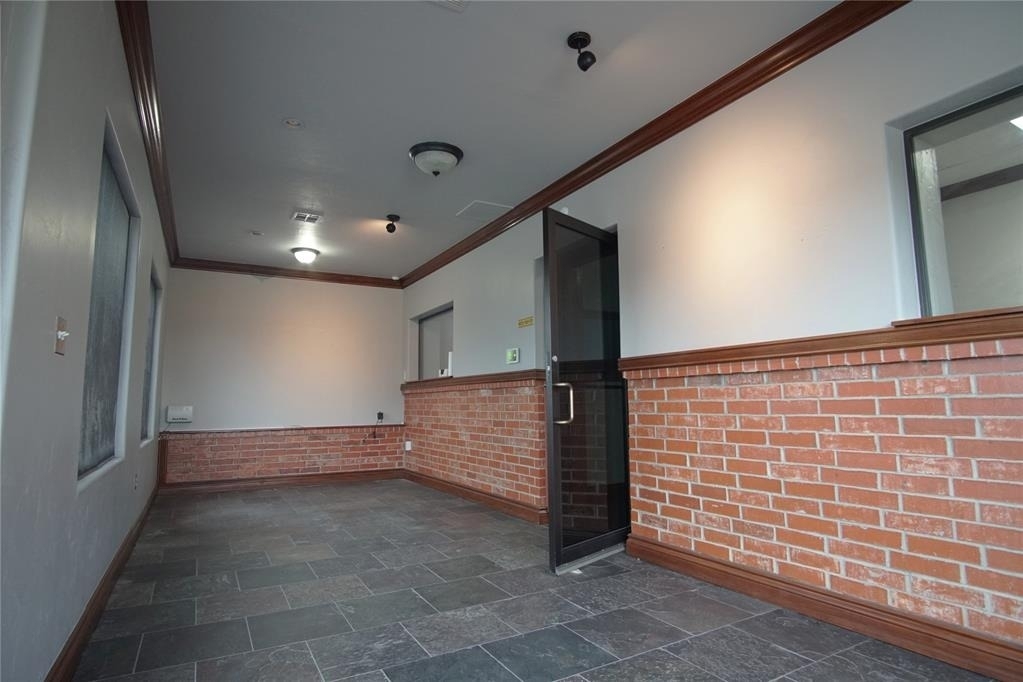 136 Nw 122nd Street - Photo 3