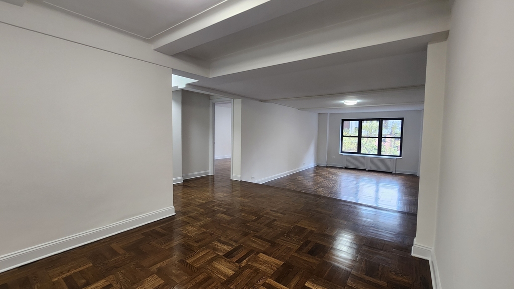 East 38th Street - Photo 2