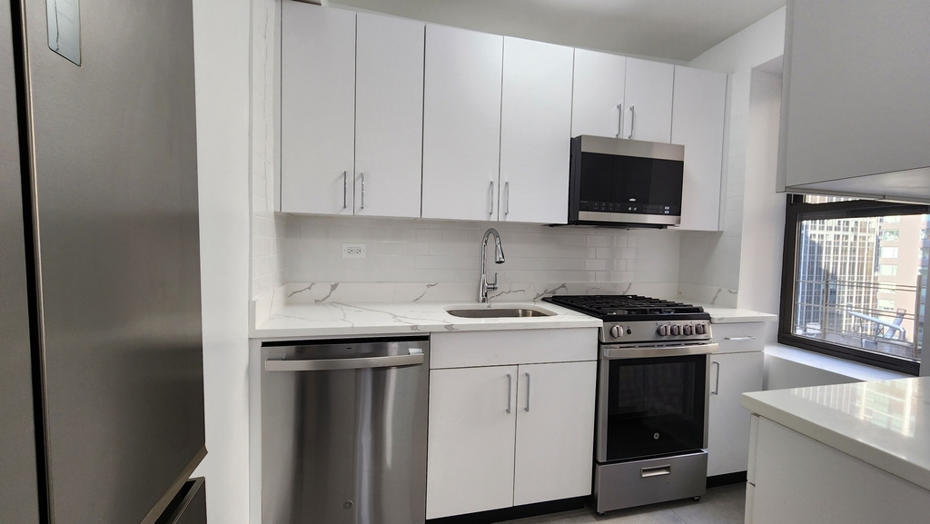 East 38th Street - Photo 1