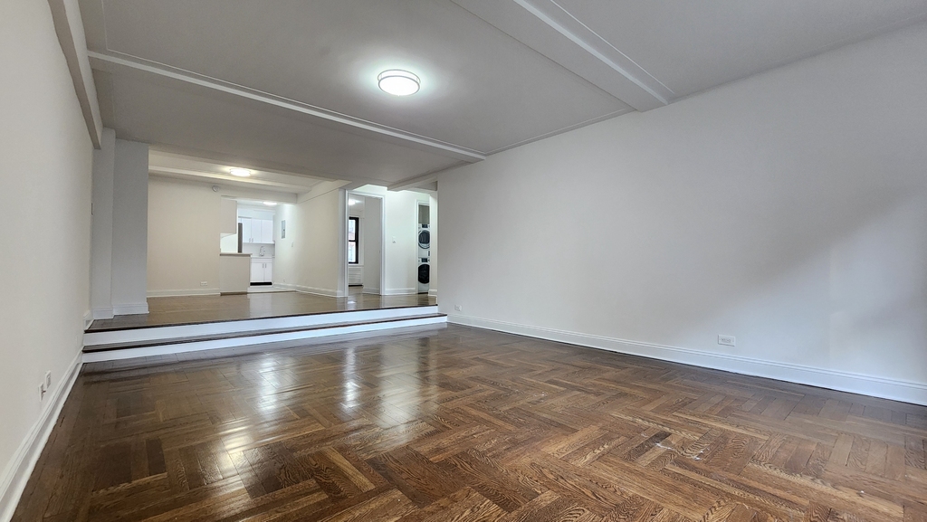 East 38th Street - Photo 0