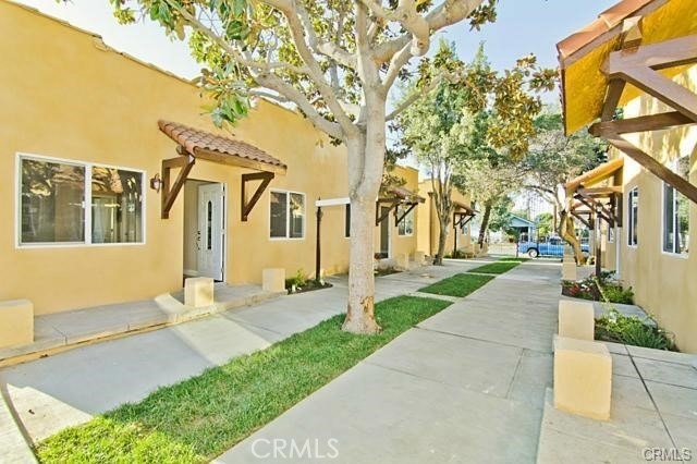 626 W 59th Place - Photo 1