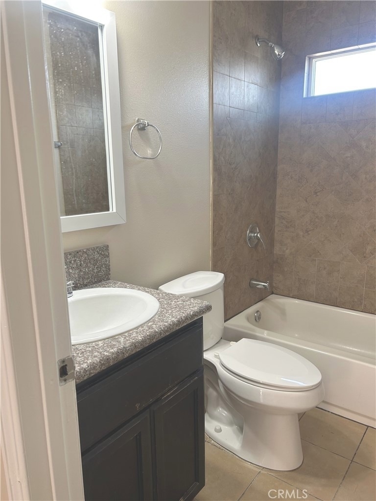 626 W 59th Place - Photo 5