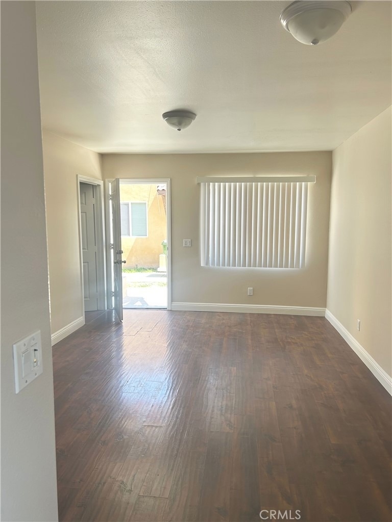 626 W 59th Place - Photo 3