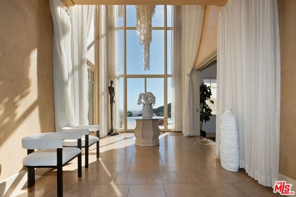 8 Beverly Ridge Terrace - Photo 4
