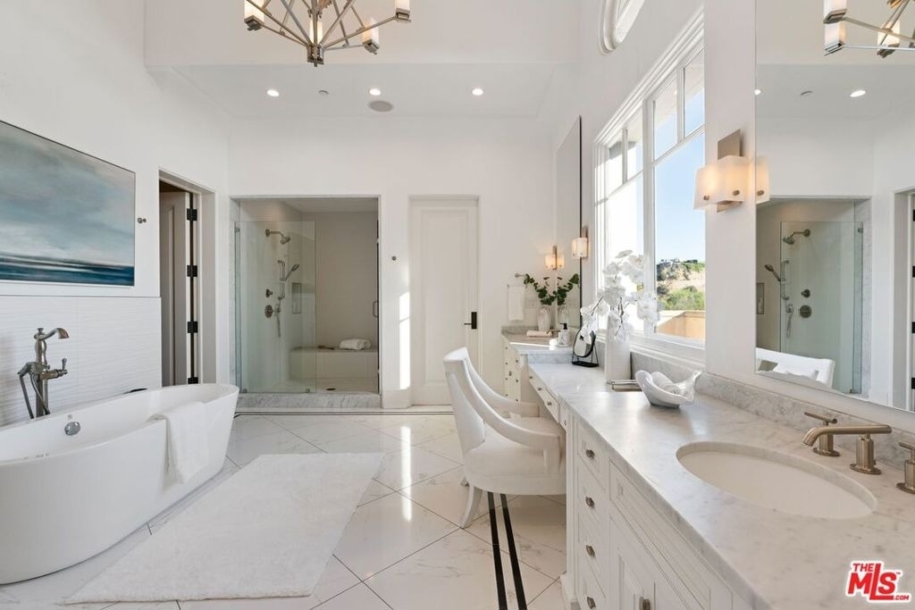 8 Beverly Ridge Terrace - Photo 32