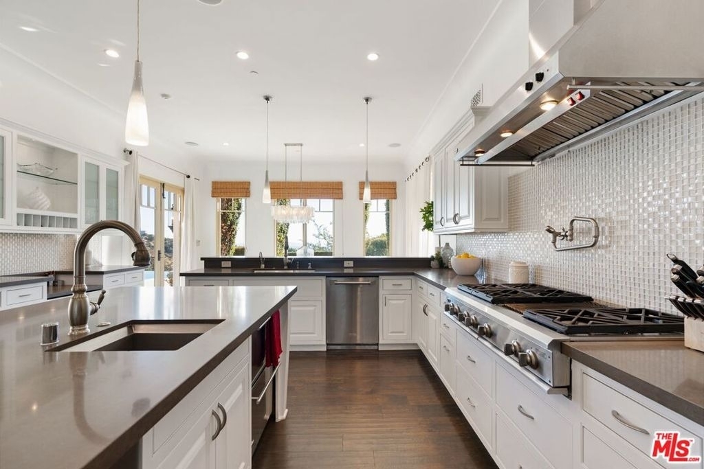 8 Beverly Ridge Terrace - Photo 19