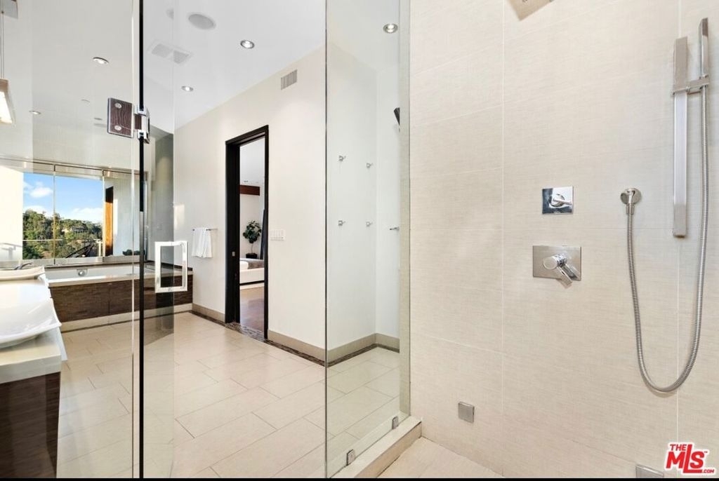 1018 Stradella Road - Photo 12