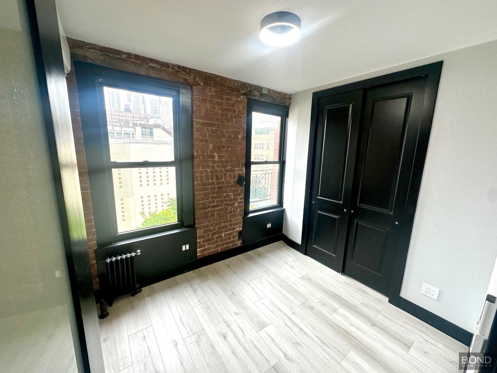 West 52nd Street - Photo 3