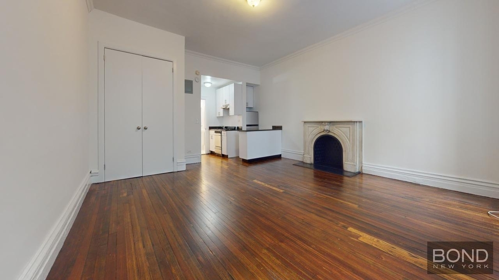 East 65th Street - Photo 1