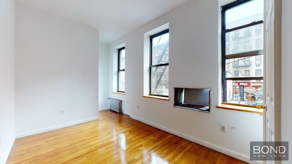 Third Avenue - Photo 13