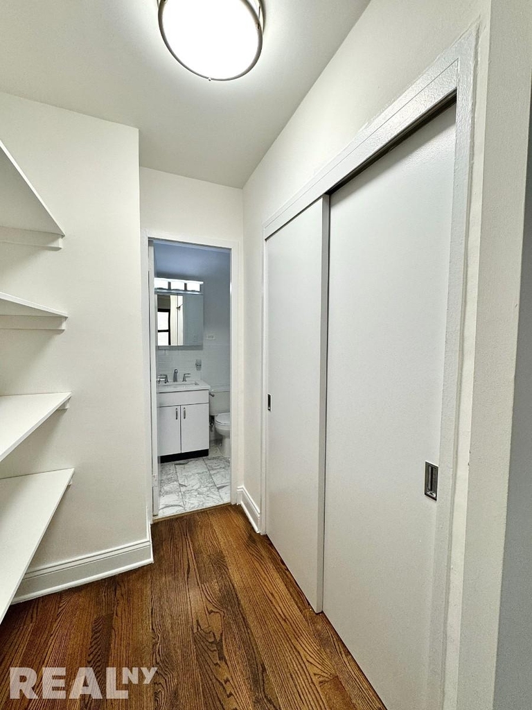E 89th St - Photo 4