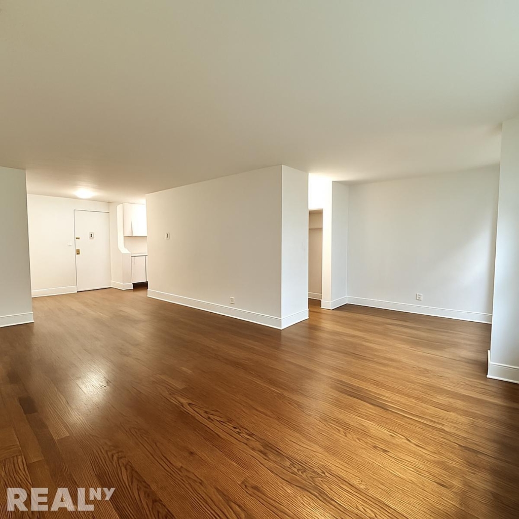E 89th St - Photo 2