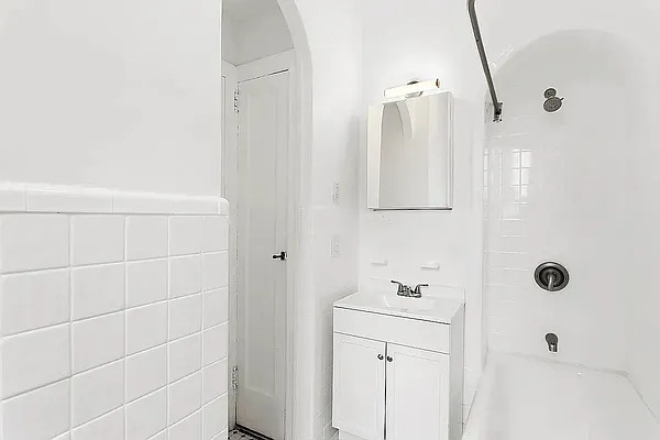 400 6th Avenue - Photo 3