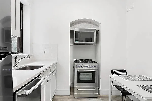 400 6th Avenue - Photo 1