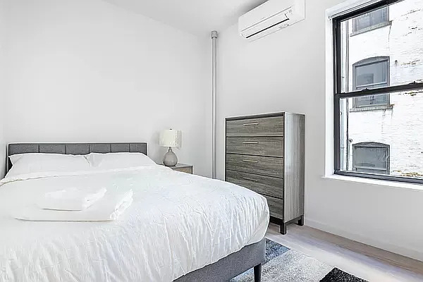 188 Wadsworth Avenue - Photo 2