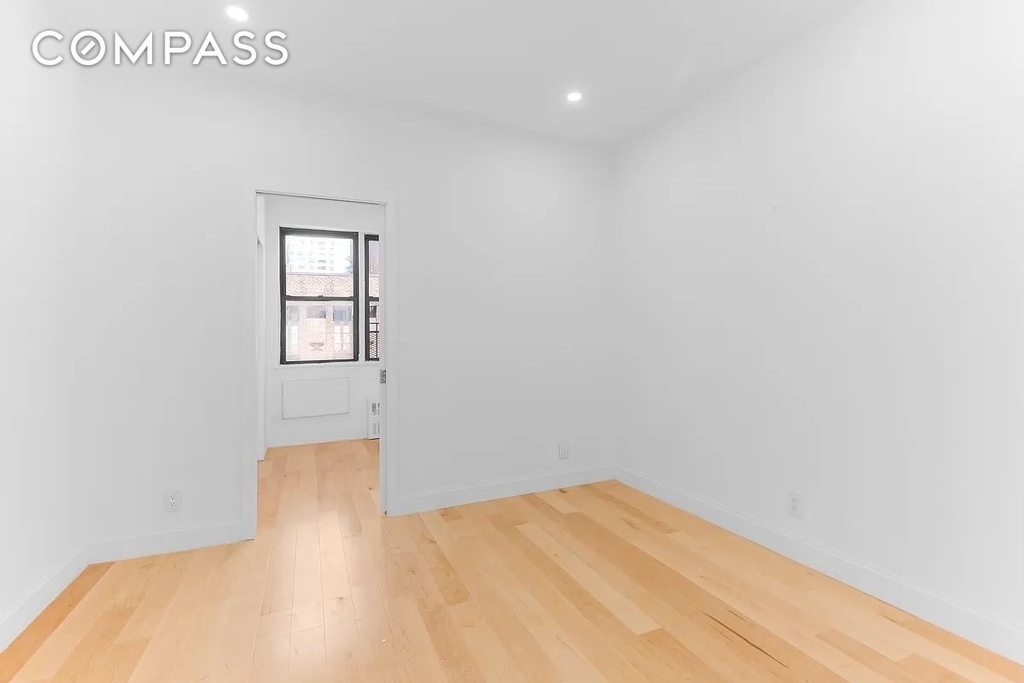 326 E 84th Street - Photo 3
