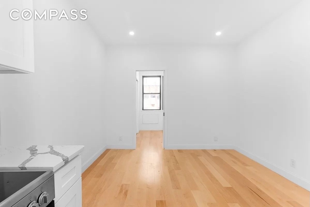 326 E 84th Street - Photo 2