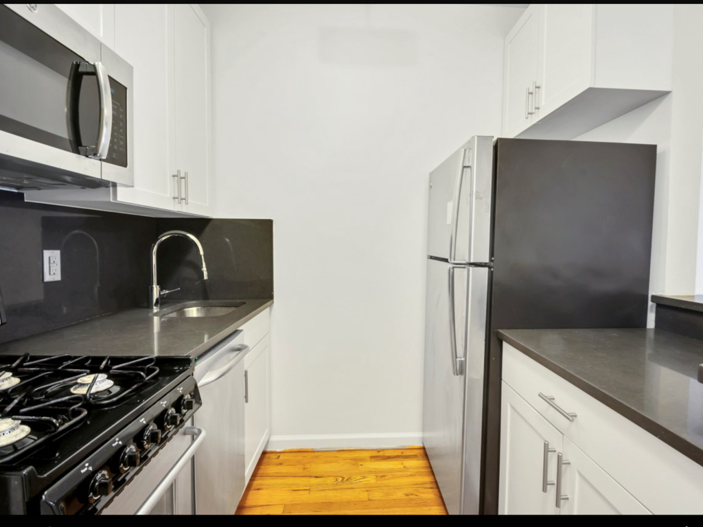 101  street and 3rd avenue  - Photo 3
