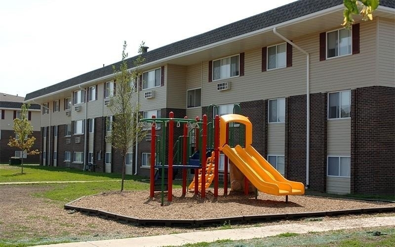 200 N Crestlane Dr - Photo 3