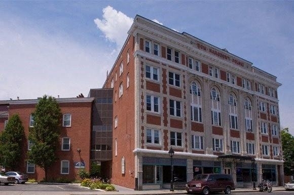 144 Cabot St - Photo 1