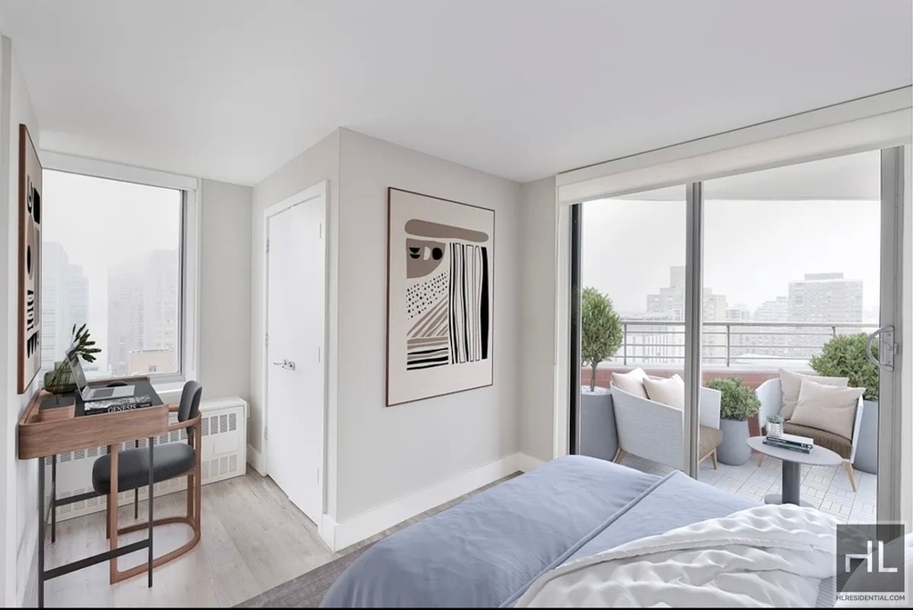 2nd Avenue - Photo 3