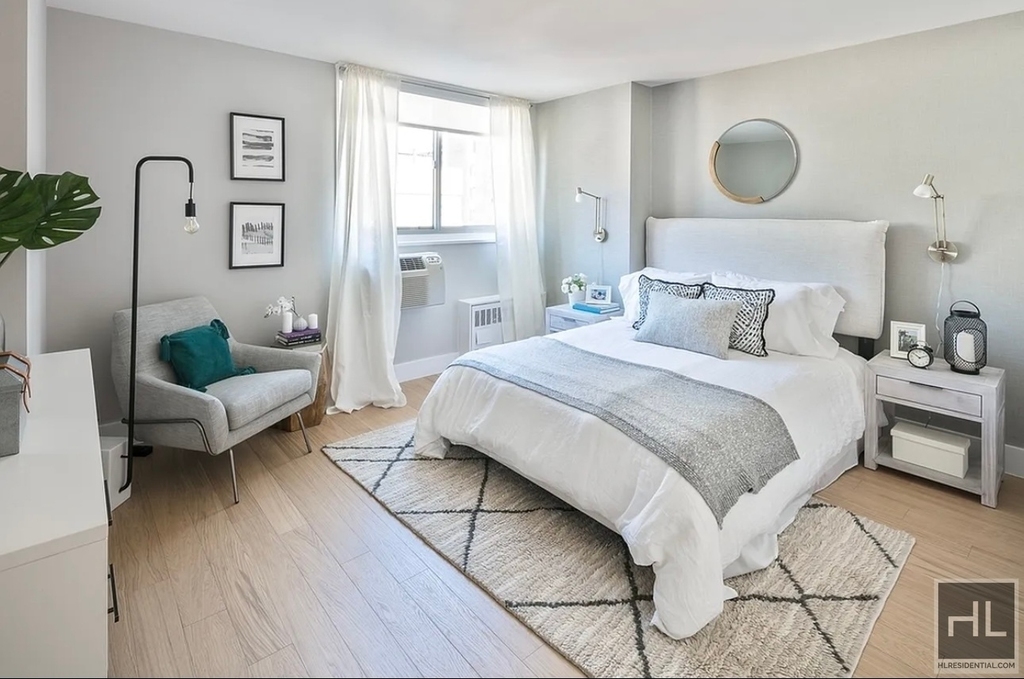2nd Avenue - Photo 2