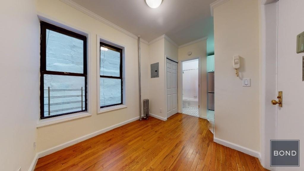 East 80th Street - Photo 2