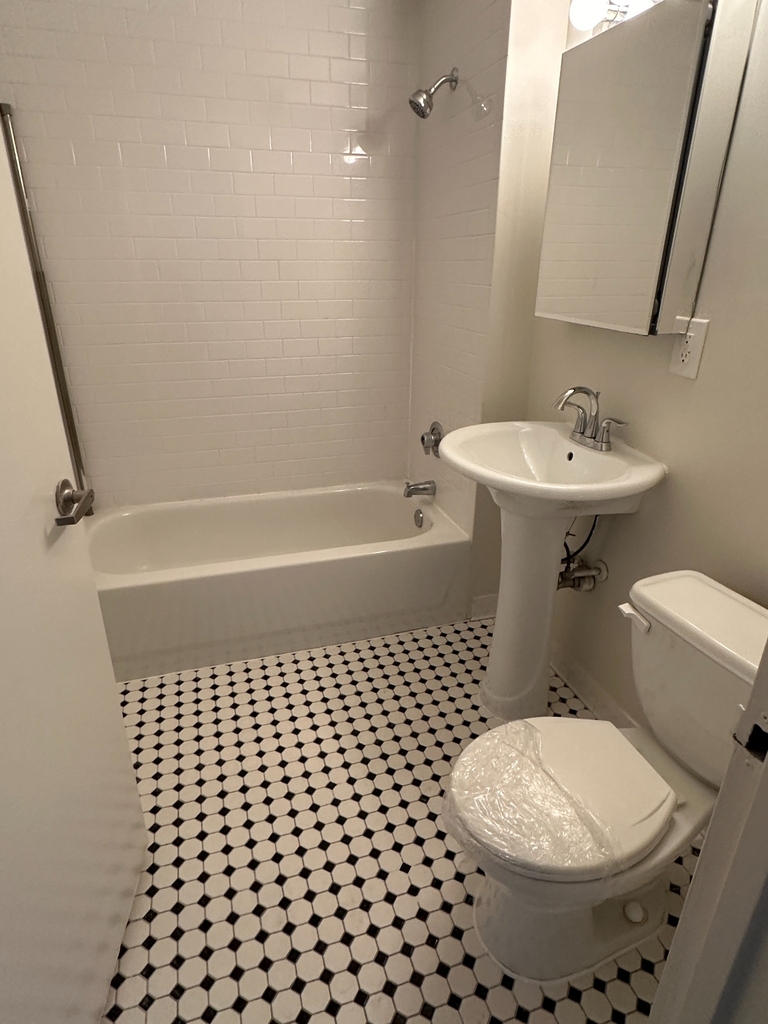 West 96th Street - Photo 7