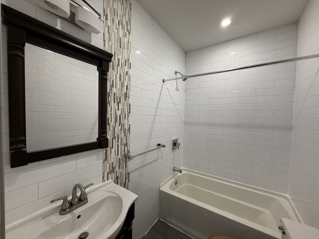 W 180th - Photo 2