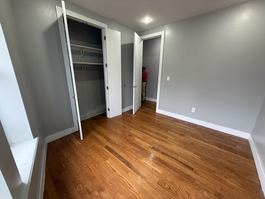 W 180th - Photo 5