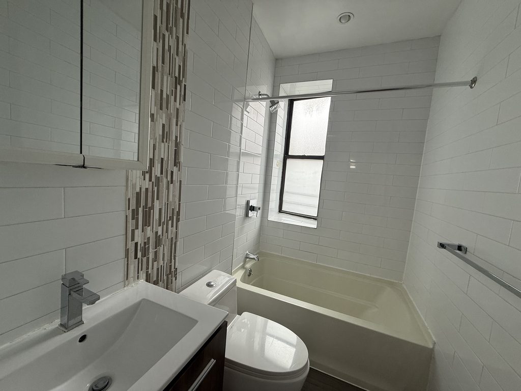 W 180th - Photo 3