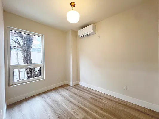952 Bedford Avenue - Photo 5