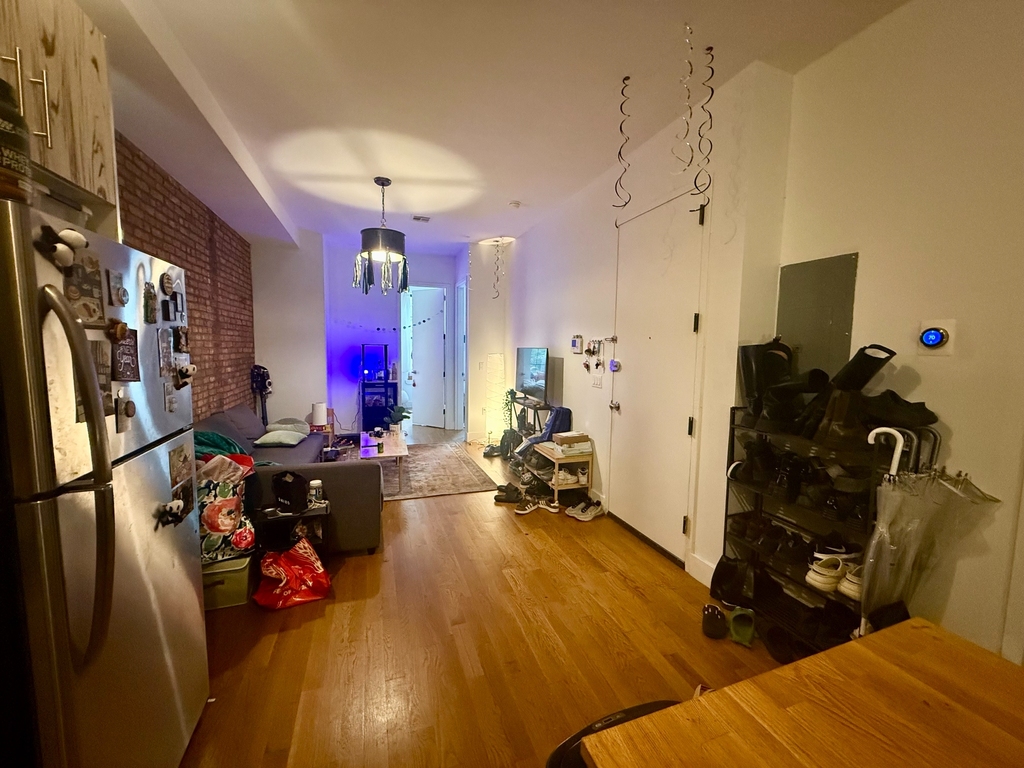 317 Pulaski Street - Photo 3