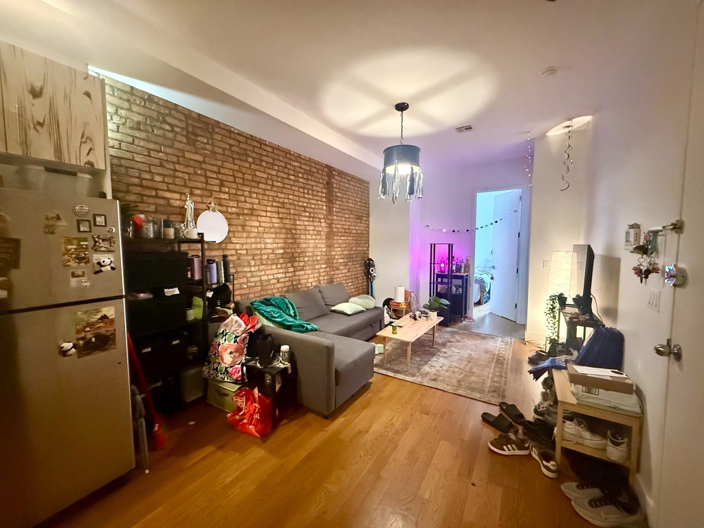 317 Pulaski Street - Photo 1