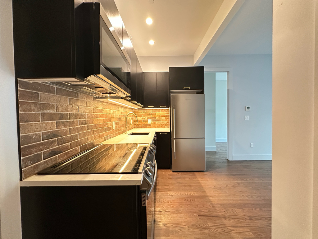 101 Varet Street - Photo 12