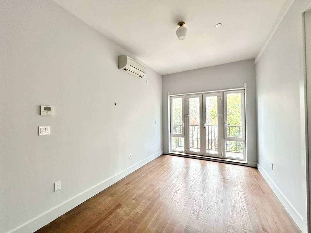 101 Varet Street - Photo 5