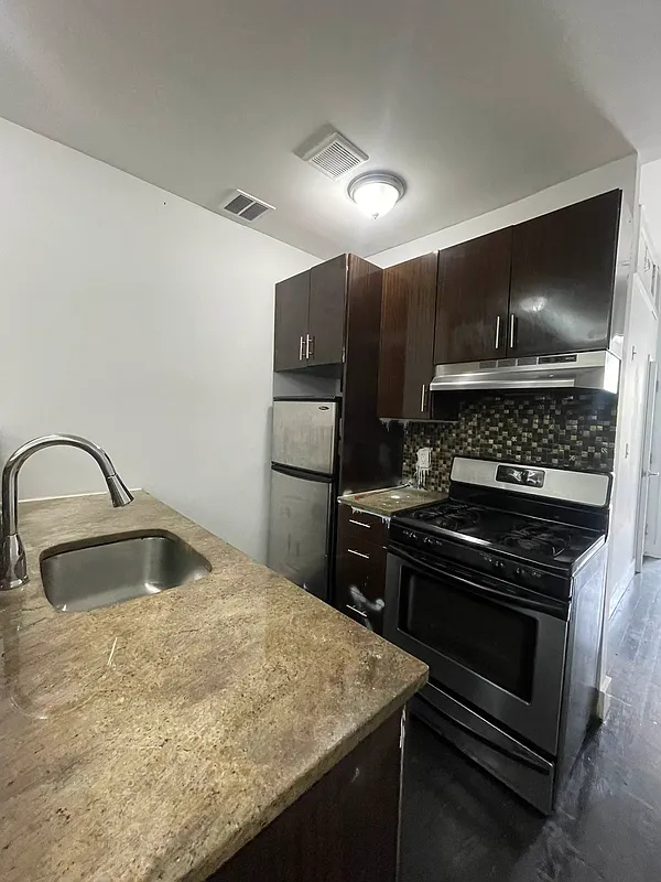 295 Throop Avenue - Photo 3