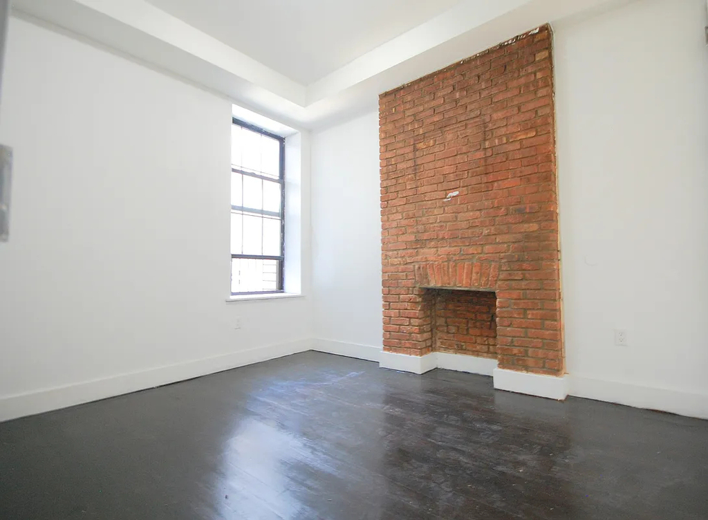 295 Throop Avenue - Photo 6