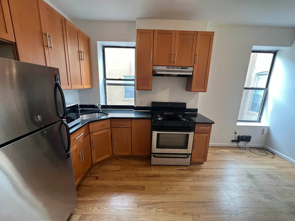1496 Bushwick Avenue - Photo 3